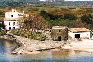 La badia i l'illa de Portlligat
